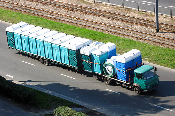 Porta potty delivery and setup in Spirit Lake, IA